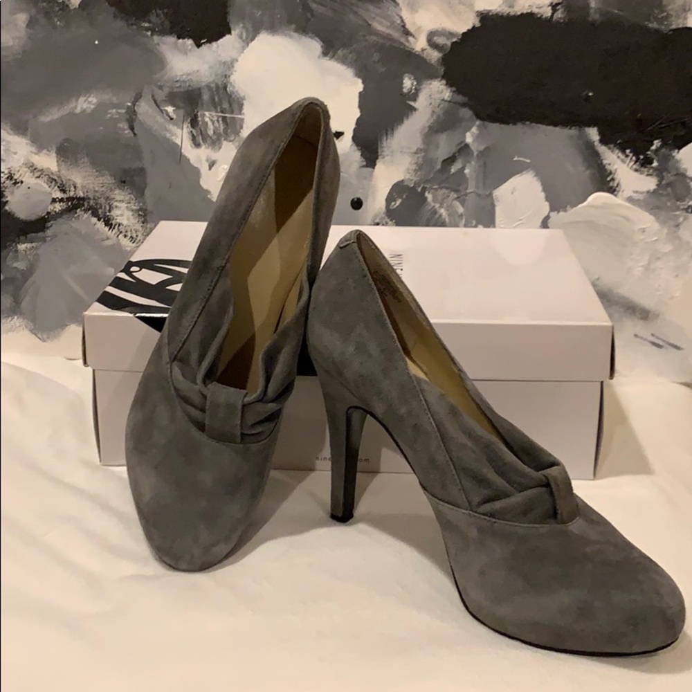 EUC Gray Suede Shoes by Nine West Size 7.5